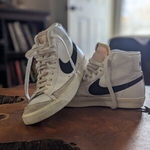 Nike Blazer Mid 77 Sneakers